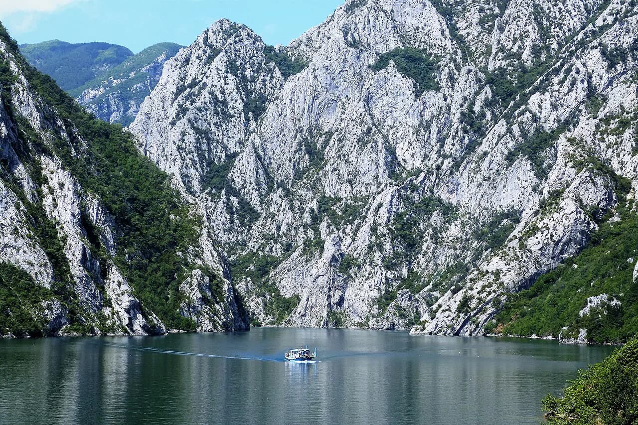 Albania Boat Trips: Routes and Departure Points Guide