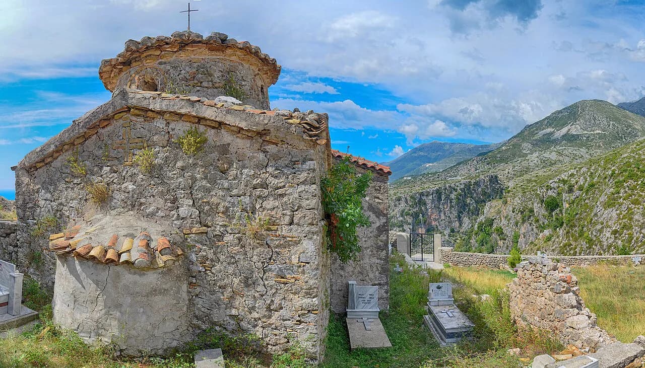 Dhërmi Map: Old Village, Beaches and Coves Explained