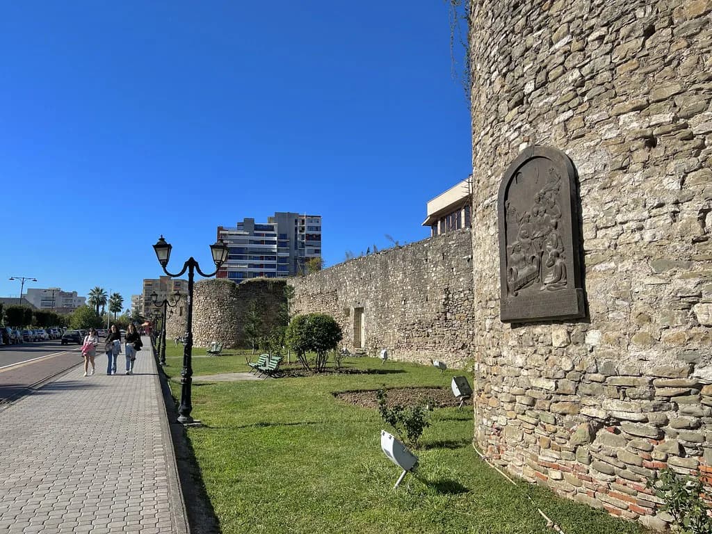 Elbasan Map: Finding the Old Town, Castle and Bus Station