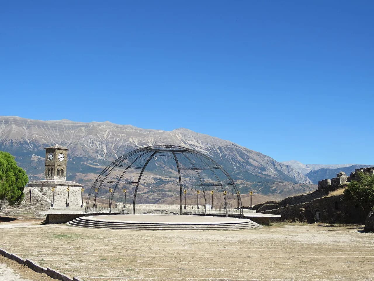 Gjirokastër attractions: castle first, then the old town