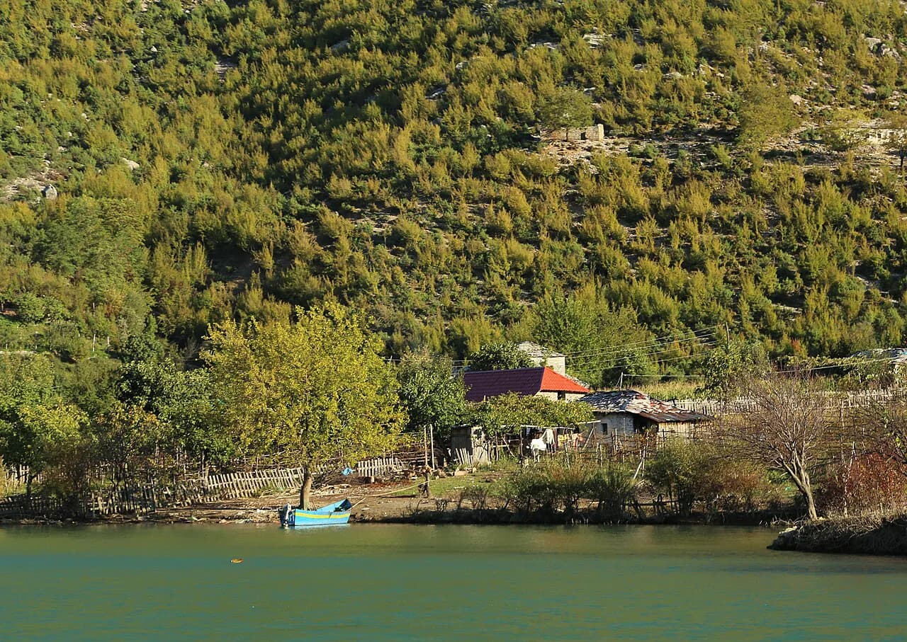 Lake Koman Ferry Guide: Boats, Crossing and Theth Access