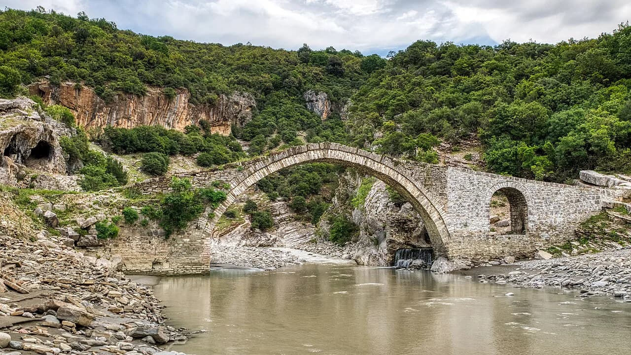 Langarica Canyon, Përmet: Gorge and Bënja Hot Springs