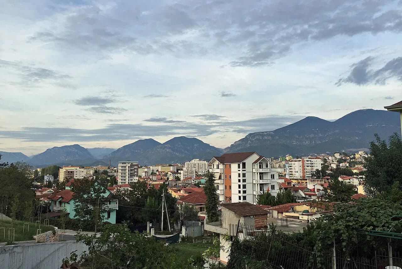 Liqeni i Thatë, Tirana: The Dry Lake Neighbourhood Guide