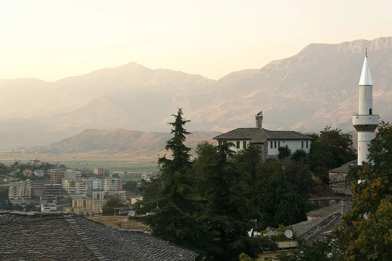 Mosques in Gjirokastër: The Bazaar Mosque and What to Expect