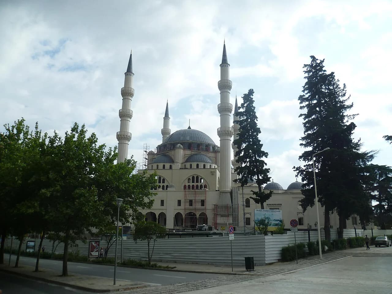 Mosques in Tirana: The Great Mosque and Visiting Etiquette