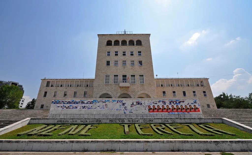 Mother Teresa Square, Tirana: What to See and Decide