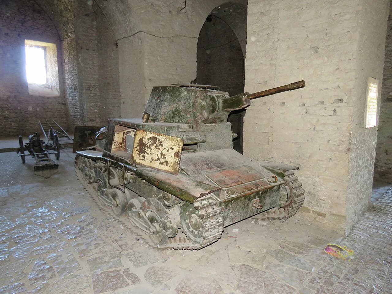 Museums in Gjirokastër: Castle, Ethnographic Museum and Old Houses
