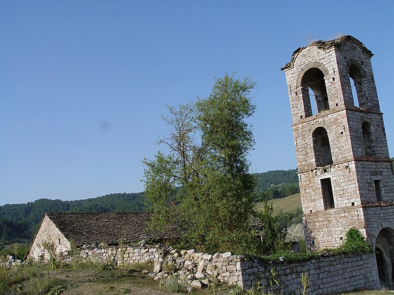 Voskopoja: painted churches near Korçë