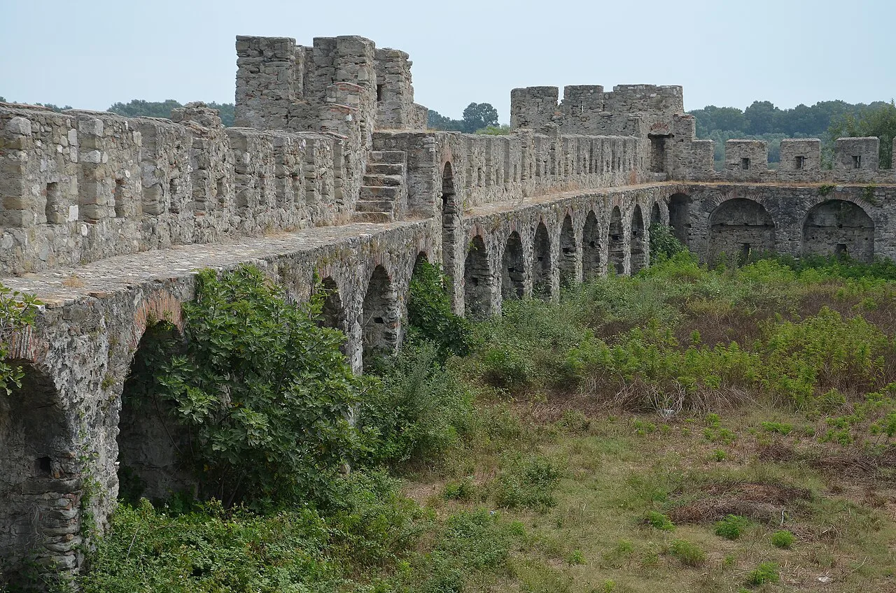 The arcaded walls and towers of Bashtova Castle.