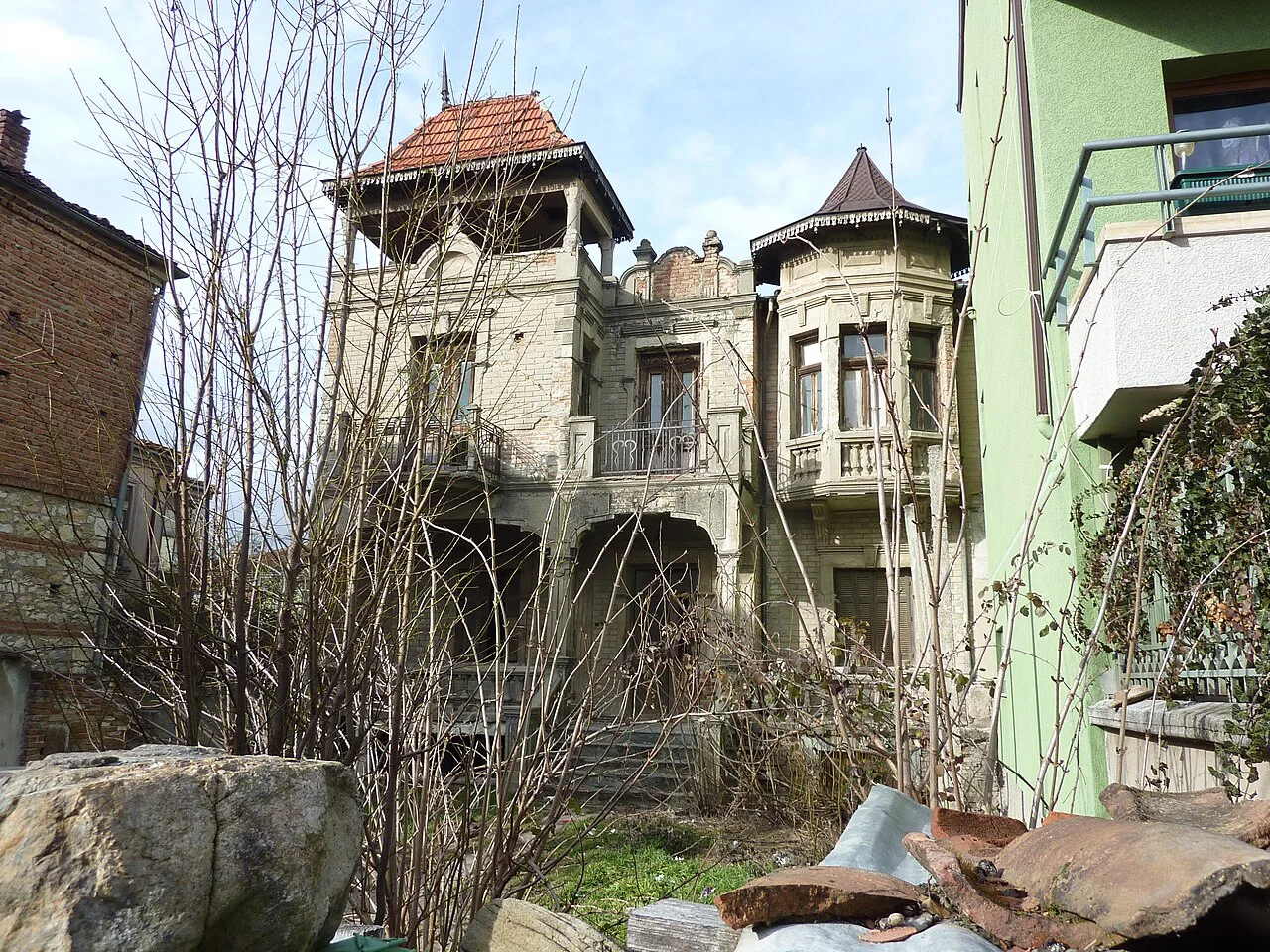 An eclectic-style villa with turrets in Korçë.
