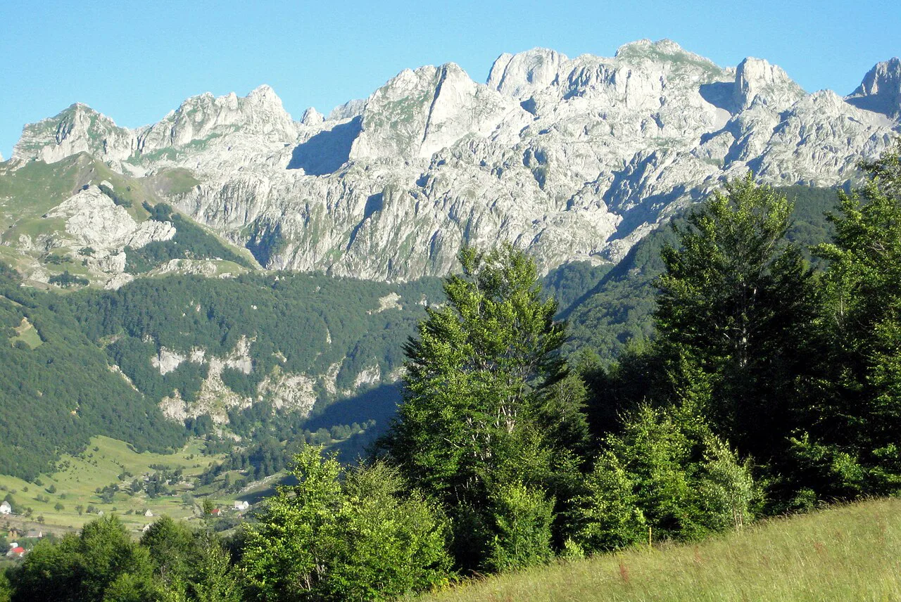 The limestone peaks of the Bjeshkët e Namuna seen from the north near Lepushë.