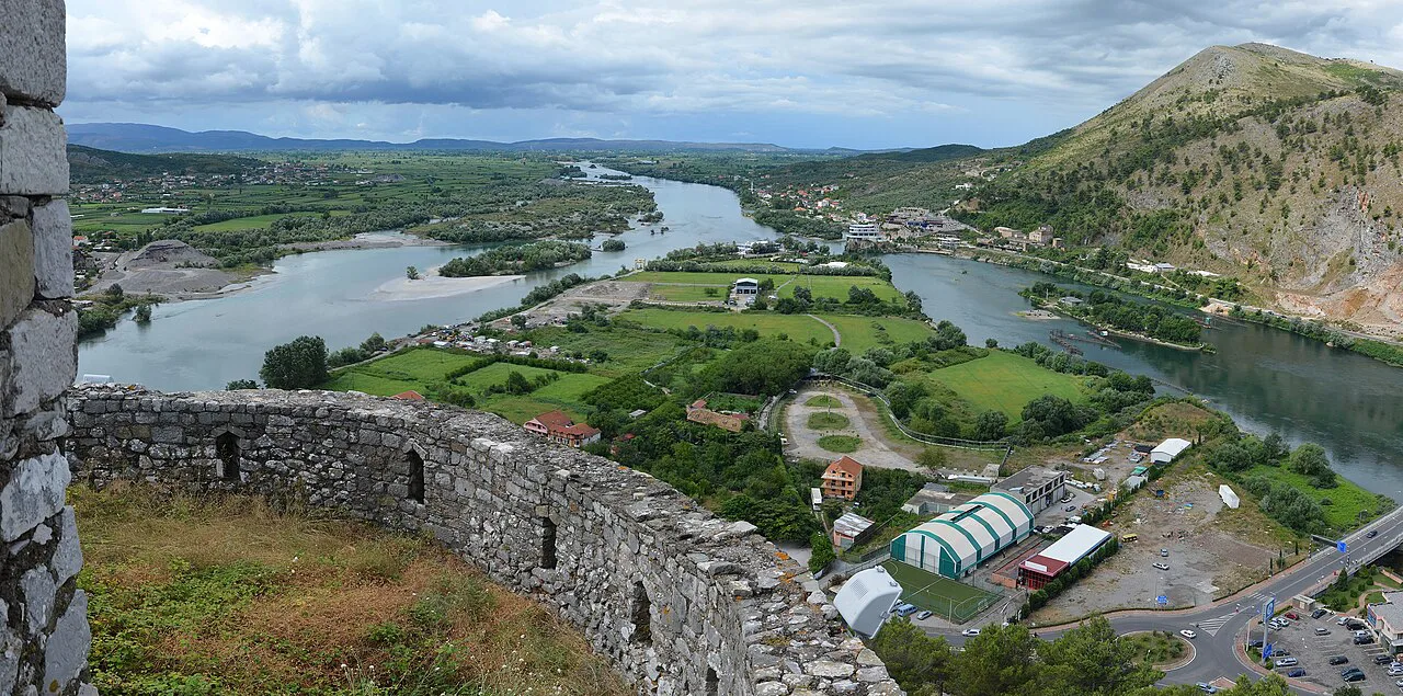 The walls of Rozafa Castle above the plain of Shkodër.